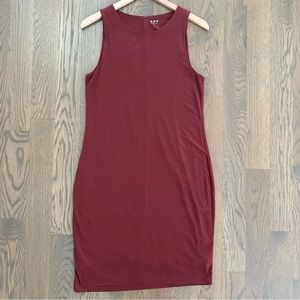 Three Dots Crew Neck Sleeveless Bodycon Dress in Cranberry Red Size Medium